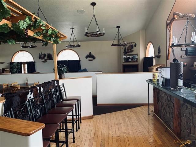 Wooley's Grill & Cellar: 1648 Highway 18 Byp, Hot Springs, SD 57747